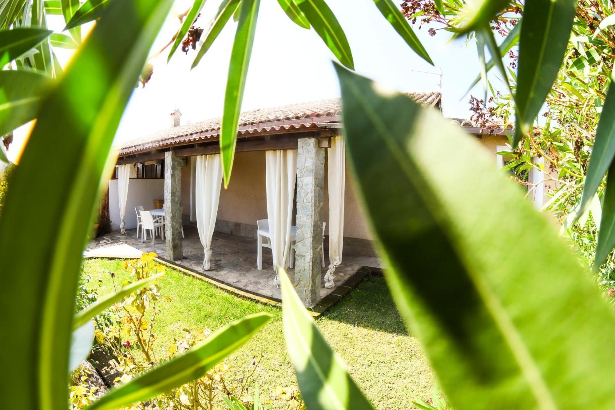 Domu Virginia Bed & Breakfast Castiadas Luaran gambar