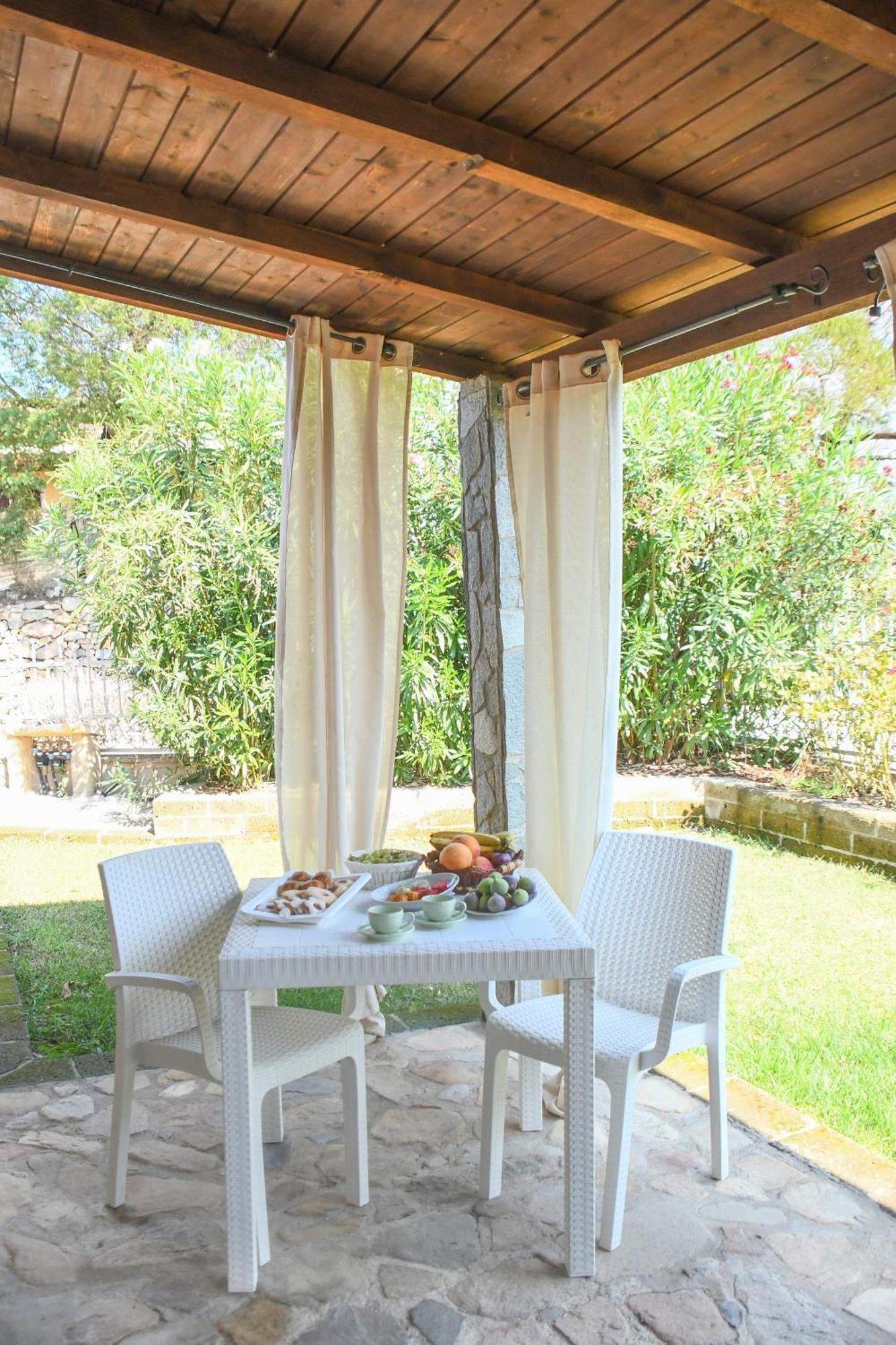 Domu Virginia Bed & Breakfast Castiadas Luaran gambar